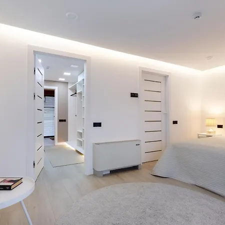 Hilltown Townhouse *