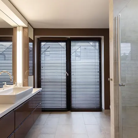 Hilltown Townhouse *
