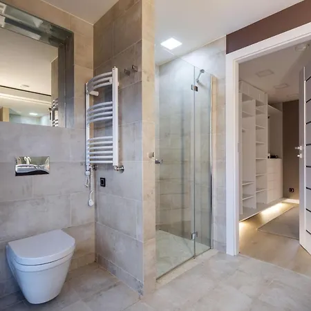 Hilltown Townhouse *